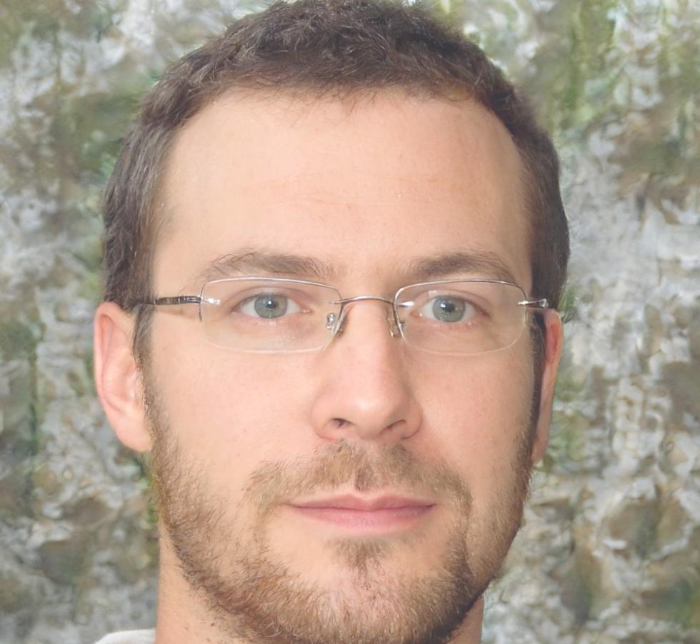 Portrait de Théo Mercier, expert en allocation budgétaire